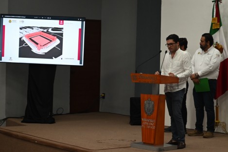 El gobernador Cuitláhuac García y funcionarios de SICT, CAPUFE, PMA, Espacios Educativos y SEDECOP dieron informes sobre la ampliación del Entronque Paso del Toro de la autopista Córdoba-Veracruz, sobre las obras en el Aquarium y los trabajos en el estadio Luis Pirata Fuente. 