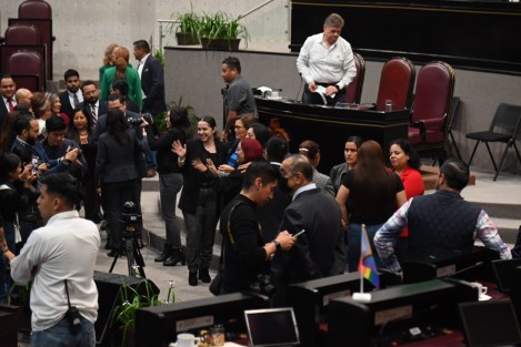 Tardó más la sesión de fotos, que la misma comparecencia. 