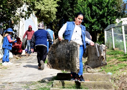 Con el fin de prevenir enfermedades como dengue, zika y chikungunya, el Ayuntamiento, a través de la Dirección de Salud, realizó este sábado una jornada de descacharrización en la colonia Arroyo Blanco.  