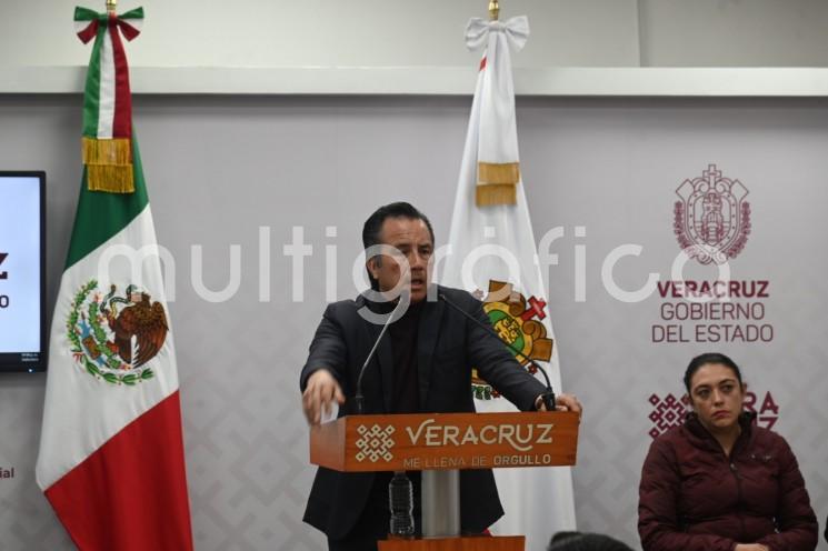 A partir de mañana y hasta el 30 de junio estará en vigor un decreto para otorgar beneficios fiscales a personas físicas y morales dueñas de motocicletas y remolques no registrados en el padrón vehicular de Veracruz, dio a conocer el gobernador Cuitláhuac García Jiménez en conferencia de prensa.