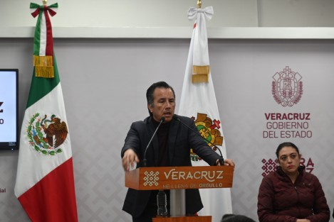 A partir de mañana y hasta el 30 de junio estará en vigor un decreto para otorgar beneficios fiscales a personas físicas y morales dueñas de motocicletas y remolques no registrados en el padrón vehicular de Veracruz, dio a conocer el gobernador Cuitláhuac García Jiménez en conferencia de prensa.