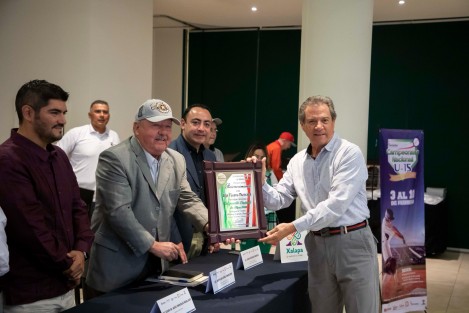 Al acto inaugural de la asamblea asistieron el director de Cultura Física, Bertoldo Reyes Campuzano; el presidente de la Femebe Enrique Mayorga Betancourt; el vicepresidente de la Femebe, Carlos López Villagrán; el presidente de la Asociación Estatal de Beisbol de Veracruz, Emilio Morales.
