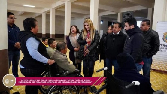 DIF Estatal continúa entregando apoyos en toda la entidad. Este fin de semana se entregaron sillas de ruedas en el municipio de Acat?án.