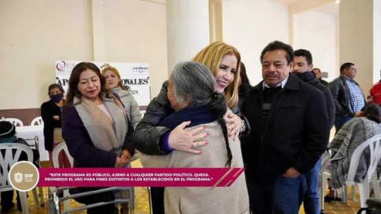 DIF Estatal continúa entregando apoyos en toda la entidad. Este fin de semana se entregaron sillas de ruedas en el municipio de Acat?án.