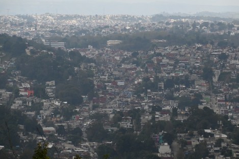 Desde el Cerro del Estropajo, se observa gran parte de la ciudad de Xalapa, la cual ha seguido creciendo en forma desordenada, lo que acarrea problemas en el  suministro de servicios tales como el agua potable. 