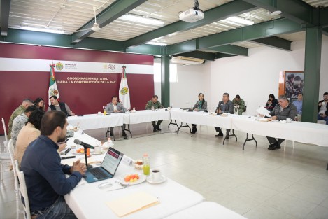 La Fiscalía General del Estado informó en la COESCONPAZ sentencia condenatoria de 4 años y dos meses por el delito de violencia familiar; así como imputaciones y vinculaciones a proceso por Fiscalías Regionales y Especializada 