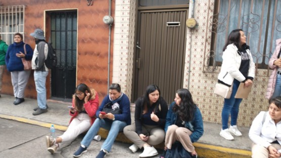 Integrantes del Sindicato Magisterial Veracruzano bloquearon la calle Morelos del centro de la Capital. Exigen la destitución del Director del Seguro Social de los Trabajadores de la Educación del Estado (SSTEEV).