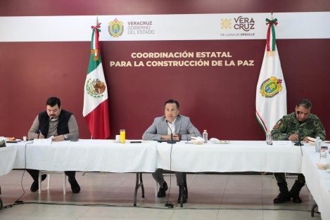 El Gobernador presentó cifras de homicidios dolosos en la semana anterior, en las cuales Veracruz se encuentra por debajo de otras entidades. Mientras en Chihuahua se tiene una tasa de 1.08 por cada 100 mil habitantes, en Veracruz la cifra es de 0.17.