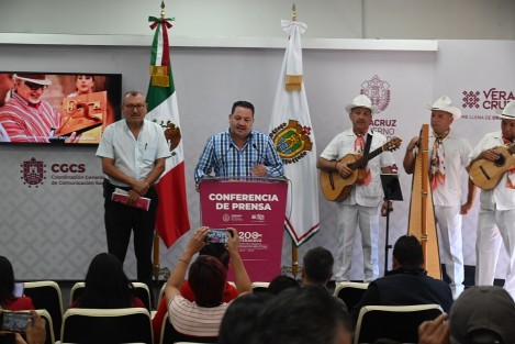 El alcalde de Alto Lucero, Ver., Vicente Aguilar, invitó al Festival Internacional de Arpa, en dicho municipio, el cual dará inicio este 10 de febrero en punto de la una de la tarde.