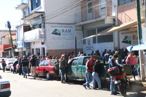 Ejidatarios provenientes de varios municipios se manifestaron en las instalaciones del  Registro Agrario Nacional, por la falta de atención de la dependencia federal sin que avancen los trámites que están por vencer, problemática que tiene meses y afecta para obtener los certificados para el programa  Sembrando Vida.