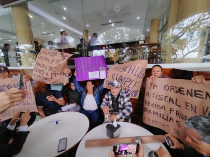 La Comisión de Familiares de Acusados por AMSA-ECOM cuestionaron los intereses que podría tener la Fiscalía General del Estado, misma que desde hace nueve meses no ha recibido las pruebas de los acusados. Solicitaron la intervención del Consejo de la Judicatura para que realice una investigación exahustiva.