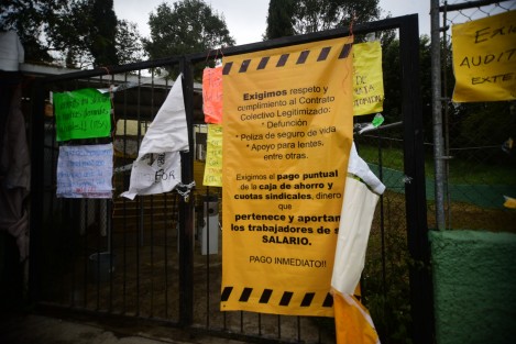 Desde el fin de semana los sindicalizados del  SETDITSX tomaron las instalaciones del plantel, afectando a 6 mil alumnos y docentes quienes no están de acuerdo en la medida. Autoridades han ofrecido diálogo para no afectar la labor educativa, a lo cual los líderes no han aceptado.