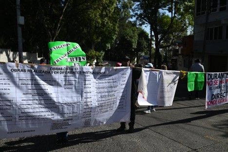 Padres de familia de los alumnos de la escuela CBTIS 13 volvieron a bloquear las avenidas Miguel Alemán y Villahermosa  ante la nula respuesta de las autoridades estatales y Federales. Información e imagen: 