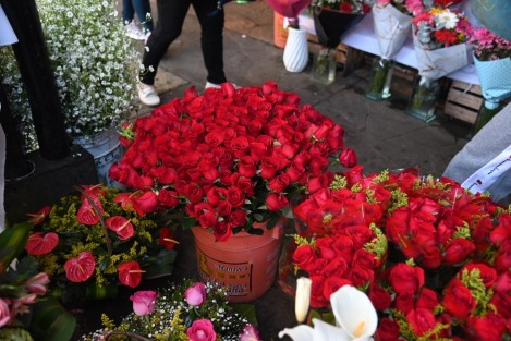 Esta ocasión la especialidad fue el ramo buchón, el cual consta de al menos 200 rosas, las cuales por temporada, la docena estaba en trecientos  pesos.