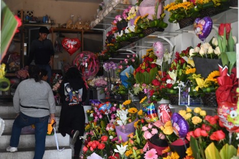 Esta ocasión la especialidad fue el ramo buchón, el cual consta de al menos 200 rosas, las cuales por temporada, la docena estaba en trecientos  pesos.