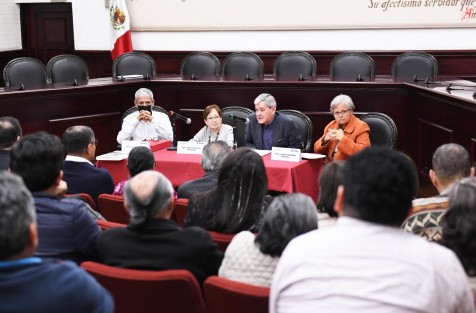 En el marco del 230 aniversario del establecimiento formal del primer Ayuntamiento novohispano , se llevó a cabo la presentación de la obra fotográfica Xalapa la eterna. 