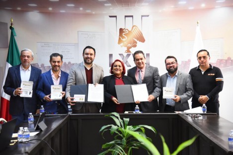 La presidenta de la Mesa Directiva de la LXVI Legislatura, diputada Adriana Esther Martínez Sánchez, encabezó la firma del Convenio de Colaboración en Apoyo a las Acciones de Profesionalización de los Servidores Públicos, entre la Secretaría de Finanzas y Planeación (Sefiplan) y este Congreso del Estado.
