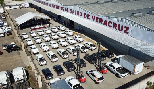 En la gran tarea de prevención, antes que los padecimientos demanden una atención mayor, el gobernador Cuitláhuac García Jiménez destinó 38 vehículos a la Secretaría de Salud, 18 de éstos para el Departamento de Control de Enfermedades transmitidas por Vector, a fin de estar preparados ante posibles casos de dengue.