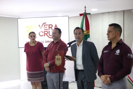 En abril será inaugurado el edificio central de la Comisión del Agua del Estado de Veracruz (CAEV), obra que aumenta la lista de inmuebles propios de la administración y permite un ahorro de 50 mil pesos mensuales por concepto de renta, dio a conocer el gobernador Cuitláhuac García Jiménez.