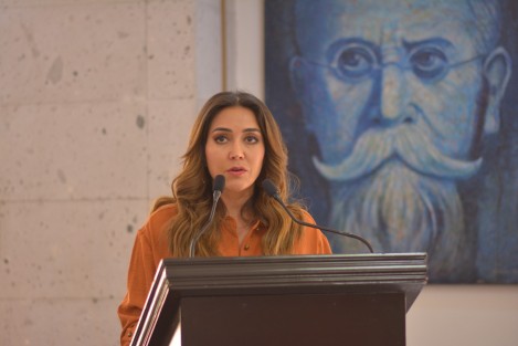 Por considerar necesario tipificar correctamente en la ley conductas y actos de violencia contra las mujeres en lugares públicos, específicamente en medios de transporte, la diputada Anilú Ingram Vallines presentó una Iniciativa de decreto que reforma y deroga disposiciones del Código Penal del estado.