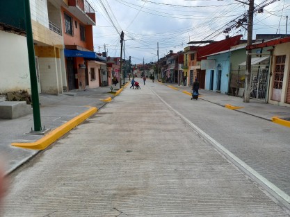 Completamente rehabilitada luce ya la calle Independencia en la ciudad de Xalapa, aunque aún permanece cerrada a la circulación vehicular. A menos que se vayan a realizar trabajos de jardinería, se espera que en breve sea abierta. 