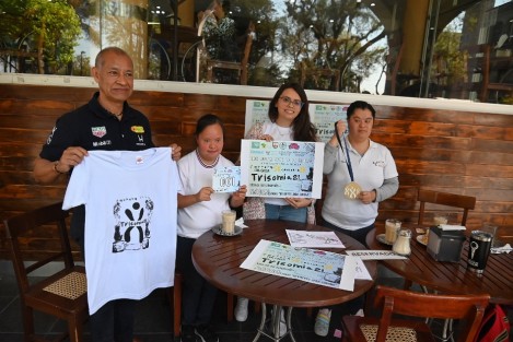 El Instituto Down Xalapa A.C en conjunto con la Lic. En Educación Deportiva (UPAV) invitan a participar el la carrera Trisomía 21, a realizarse el 10 de marzo, en las categorías  de 5K y caminata 3K con el fin de recaudar fondos para ese instituto. Imagen: