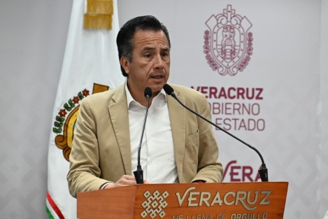 El gobernador Cuitláhuac García Jiménez, dijo que las dos líneas de investigación en torno al asesinato de Policarpio Ramírez Coria,  la tarde del lunes en Ciudad Cardel, municipio de La Antigua, son la vinculación de familiares con la delincuencia  y una disputa con un hermano y un personaje de otro partido político. 