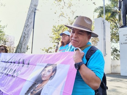 Familiares de víctimas de feminicidio en Chiapas estuvieron e Xalapa, en su tránsito por una marcha que realizan rumbo a Oaxaca, con la finalidad de hacer visible su exigencia de justicia para sus hijas. 
