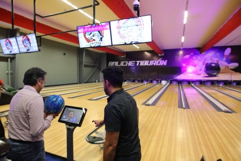 El Boliche Tiburón está ahora abierto al público desde este fin de semana, con horarios de martes a jueves y domingo de 12 pm a 12 am, y viernes y sábado hasta las 2 am.