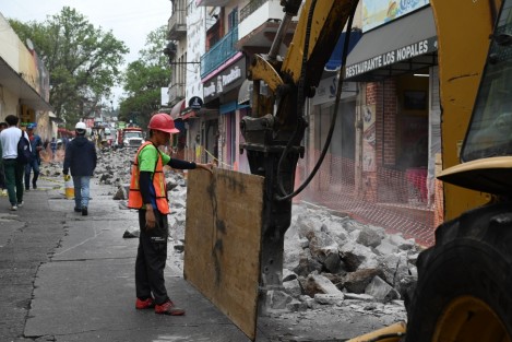 Aunque se había anunciado que los trabajo iniciarían de Juárez, a Altamirano, en realidad se extendieron hasta la calle Tamborrell.
