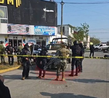 La tarde de este martes se dio el ataque a balazos a una patrulla de la Policía Estatal en elfraccionamiento Lomas del Río Medio 3 de la ciudad de Veracruz, en el que uno agente resultó muerto.