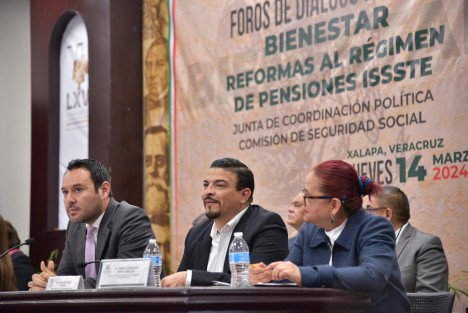 El Palacio Legislativo de Veracruz fue sede del primer foro Diálogo Estatal sobre la Reforma al Régimen de Pensiones del Issste, organizado por la Junta de Coordinación Política y la Comisión de Seguridad Social de la Cámara de Diputados del Congreso de la Unión en colaboración con el Congreso del Estado.