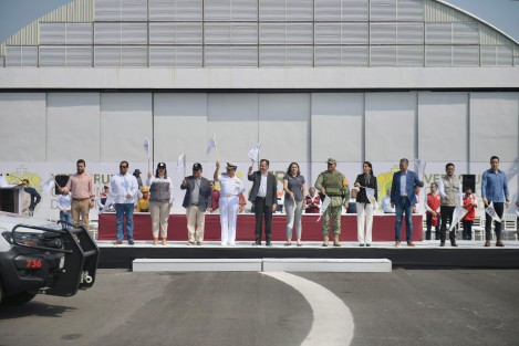  El Gobierno de Veracruz dio inicio al Operativo Semana Santa que tiene por objetivo salvaguardar la integridad física de quienes visitan los diferentes puntos turísticos del estado; tendrá vigencia hasta el 5 de abril con la presencia de más de 11 mil elementos de diferentes corporaciones de los tres órdenes.