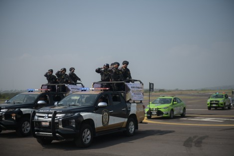 A fin de conservar el orden y la paz públicos, la Secretaría de Seguridad Pública desplegará 5 mil 843 elementos de Policía Estatal, Fuerza Civil, Tránsito, Unidad de Inteligencia y mandos coordinados, empleando 485 patrullas, 330 motocicletas, cuatro motos acuáticas, 10 embarcaciones, 15 binomios caninos y 15 equinos, dos torres de control, siete drones, cuatro grúas y tres helicópteros.