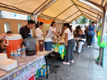En el marco de la fiesta patronal de la parroquia de San José,  en el centro de Xalapa,  se lleva a cabo este domingo una kermesse tradicional en el atrio del templo, con antojitos y presentación de grupos artísticos. 