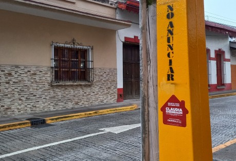 Como en cada campaña la propaganda electoral genera basura. La promoción del voto de los candidatos juega en su contra, cuando los promotores se encargan de deshacerse de las cosas colocándola en cualquier lugar. 
