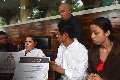 La diputada federal Mónica Herrera Villavicencio y El Chueco Iván Osvaldo Montiel Taxilaga  al frente de la coordinación estatal de la red Inclusión es Transformación,  hicieron un llamado a las personas con discapacidad en Veracruz para participar en el diagnóstico que harán para identificar las necesidades del sector y enriquecer al proyecto de Claudia Sheinbaum y Rocío Nahle en materia de inclusión.