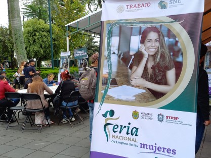 La Feria Nacional del empleo para Mujeres se realiza con el fin de fomentar el empleo formal para mujeres, por lo que se está incentivando a las empresas que abran su oferta laboral destinado preferentemente a los hombres, hacia las mujeres. 