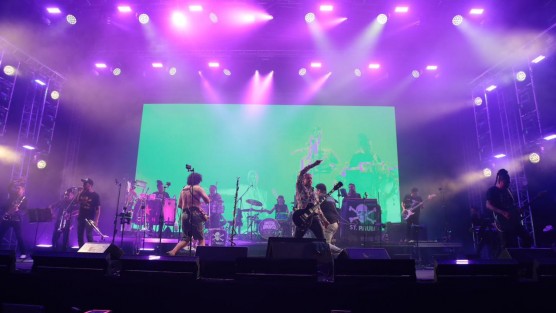 Uno de los atractivos de este evento cultural es su cartelera musical que por la noches se concentra en el Nicho de la Música y que ha respondido al gusto de la gente pues han abarrotado en días consecutivos hasta el área de jardinería.