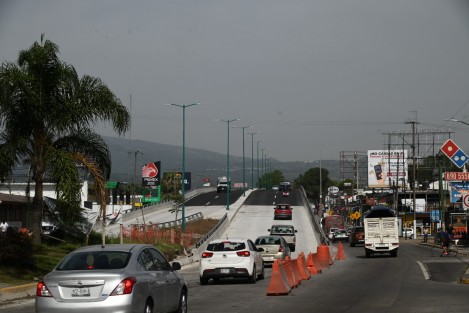 Desde el dia de de ayer se abrio la circulacion del puente Heberto Castillo, con algunos detalles pendientes.