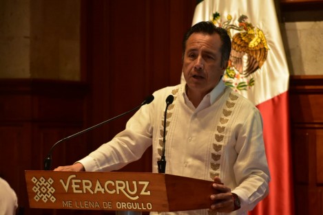 El gobernador Cuitláhuac García Jiménez, anunció que enviará al Congreso del Estado una iniciativa con proyecto de Ley en materia de Prevención, Atención y Asistencia de la Violencia Familiar en el Estado de Veracruz.
