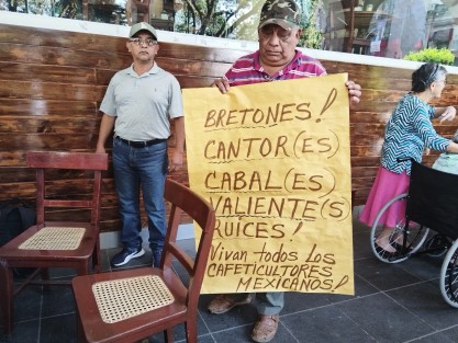Cafetaleros de Ixhuatlán del Café que fueron acusados de provocar un incendio en las instalaciones de la empresa AMSA, exigen al gobernador Cuitláhuac García que la Fiscalía desista de su acusación, ante las pruebas falsas que se han utilizado. 