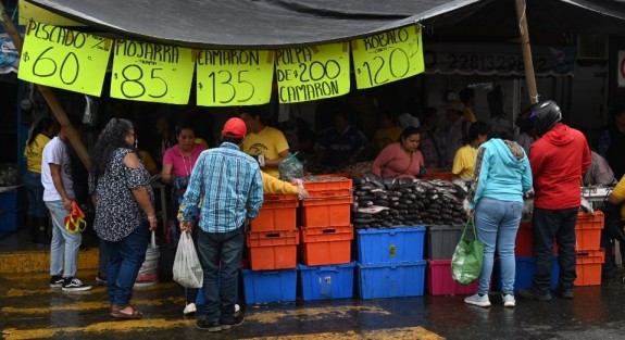 En esta ocasión los precios del pescado y camarón no se elevaron tanto como en otros años. El que sí tuvo precio alto fue el camarón seco. 
