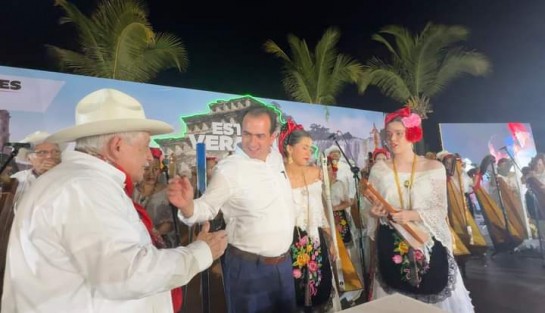 El candidato a la gubernatura por la coalición Fuerza y Corazón por Veracruz, José Yunes Zorrilla, inició su campaña en Boca del Río, en los primeros  minutos de este domingo.
