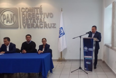 El delegado de Xóchitl Gálvez en Veracruz, José Mancha, anunció a los voceros de la candidata en la entidad: Héctor Yunes, Mireya Toto, Zaida Alicia Lladó, José Manuel Siu, Manuel Bernal, Rubén Ricaño, Miguel Ángel Yunes Linares, Amadeo Flores Espinosa, Juan Bueno, Julen Rementería, Uriel Flores y Alejandro Cossío. 