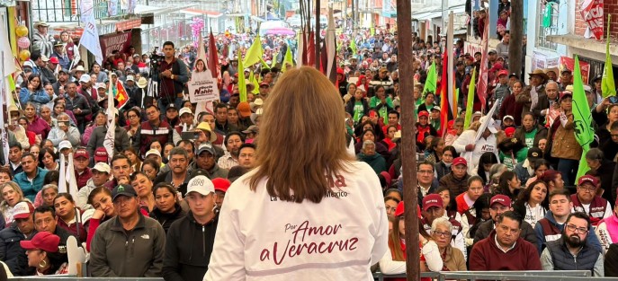 En su periplo proselitista por el estado de Veracruz, en Ayahualulco Rocío Nahle  Nahle García anunció que en esta zona y otras más de la entidad, habilitará un proyecto que será bastante redituable denominado Escuelas Campesinas, para que los jóvenes capacitados con nueva transferencia tecnológica ayuden en el cultivo del campo. 