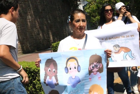Con falta de estadísticas de personas con esta condición, no sólo para México sino a nivel mundial, la atención especializada para ellos es limitada. 