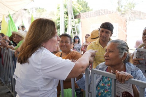 Rocío Nahle, desde Camarón de Tejeda, Ver., agradeció el apoyo de las mujeres que en Xalapa se manifestaron contra la violencia política de género. 