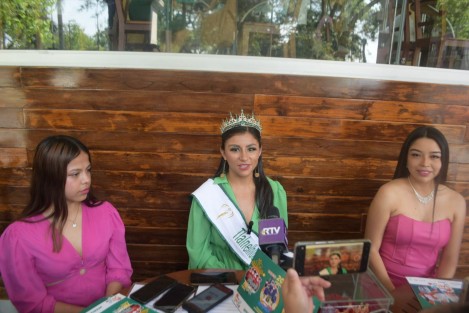 Denisse Mendoza, Miss Earth Tlalnelhuayocan, invita a la Feria de este municipio la cual se realizara del 19 a 21 de abril.