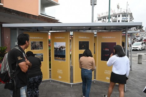 Este viernes se inauguró en la Galería Peatonal del Corredor Carlos Fuentes la exposición Xalapa insólita del Colectivo Tomar la calle, misma que permanecerá hasta junio. 